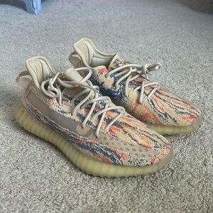 Rainbow yeezys, size US 7/12 in men, 9/12 in women. Never worn!